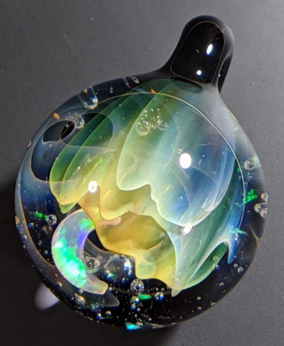 ガラスペンダント