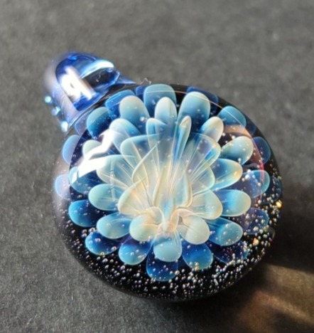 新作のガラスペンダント2